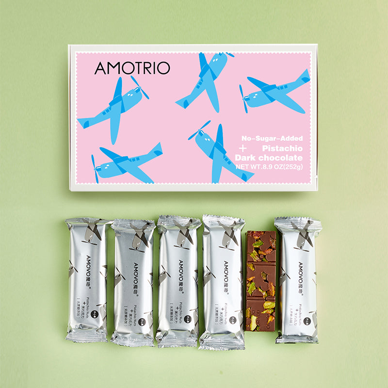 Packaging and contents of Amotrio No-Sugar-Added Pistachio Chocolate Bars