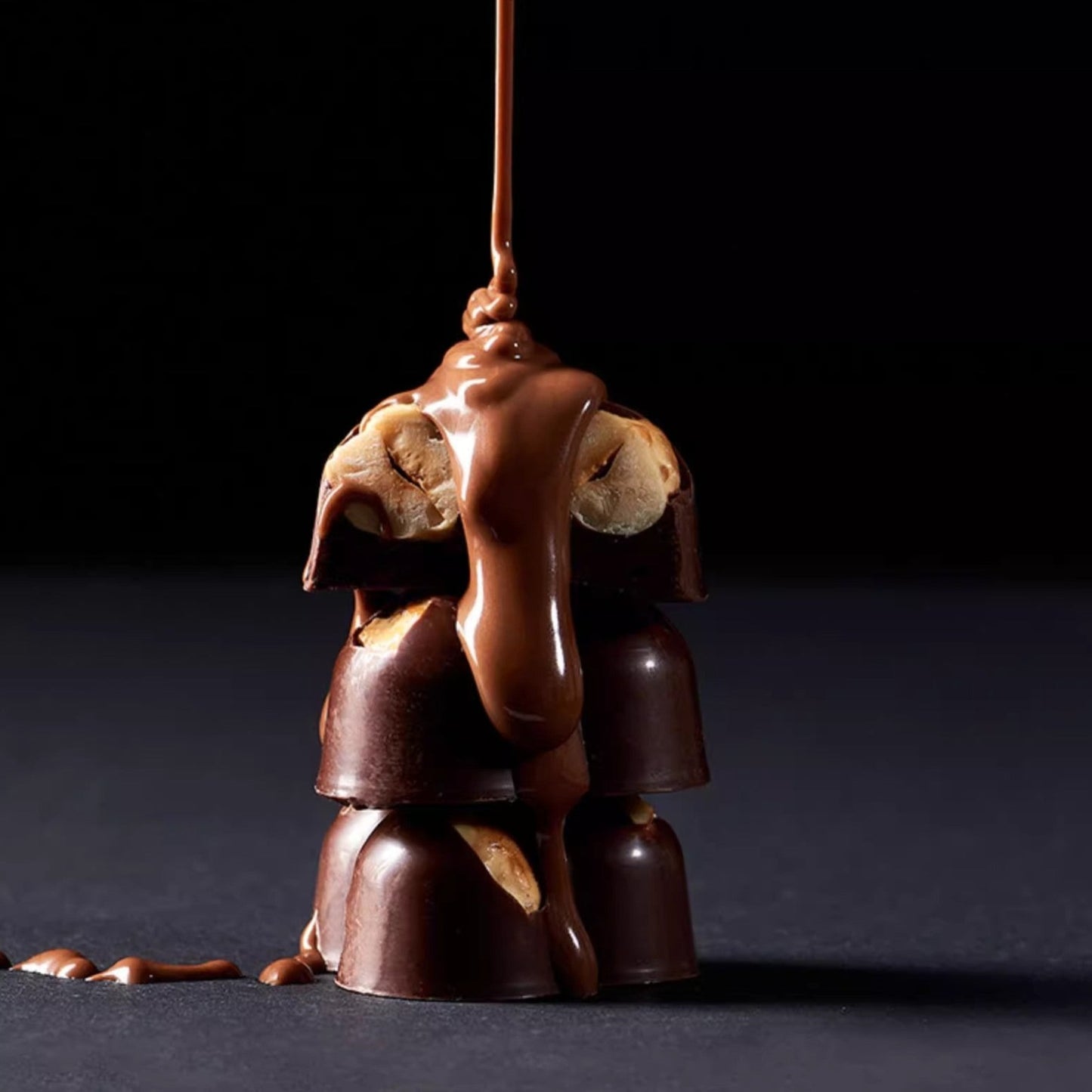 Amotrio hazelnut maltitol sweetened chocolate no sugar added