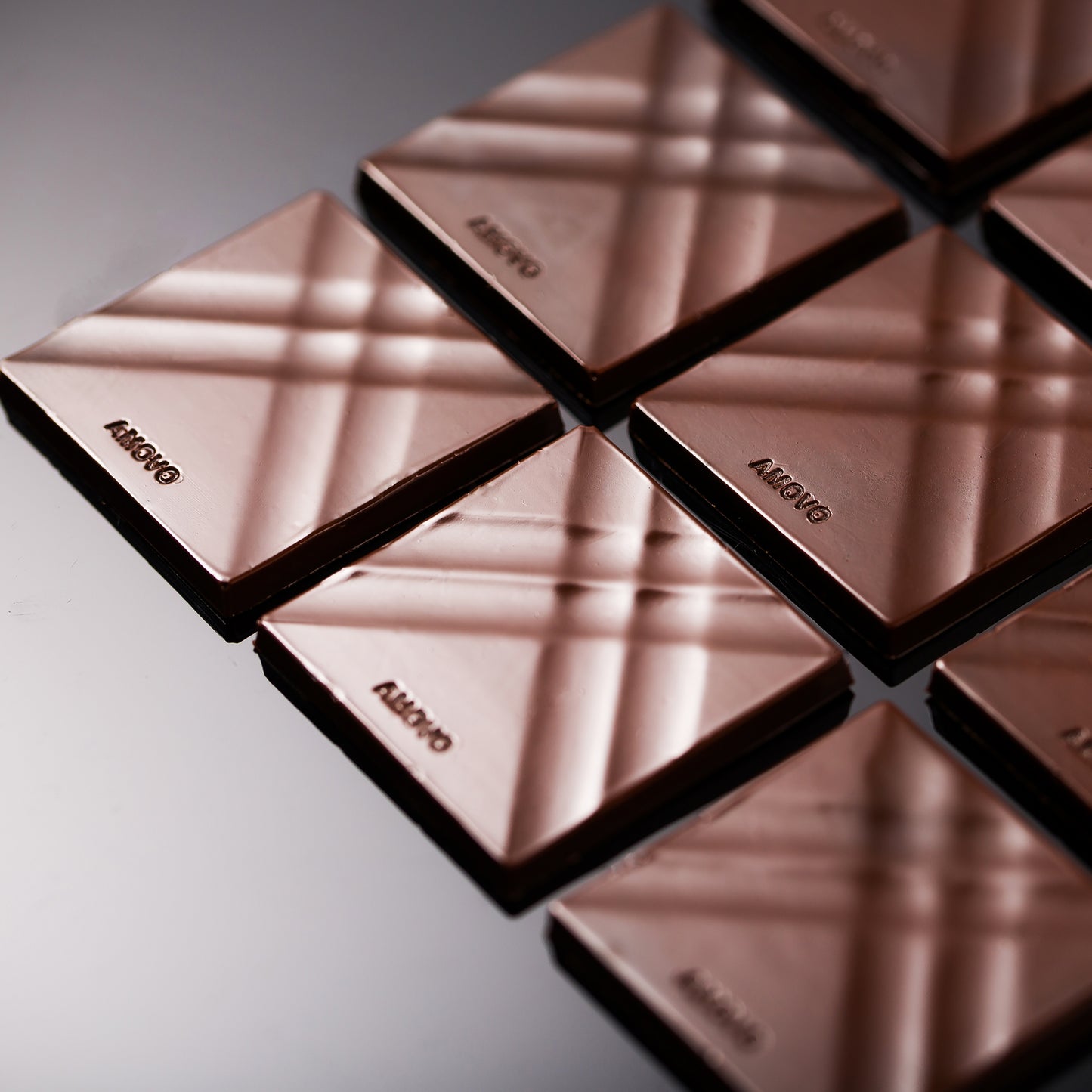 Light and thin sugar-free dark chocolate, sweet but not cloying.