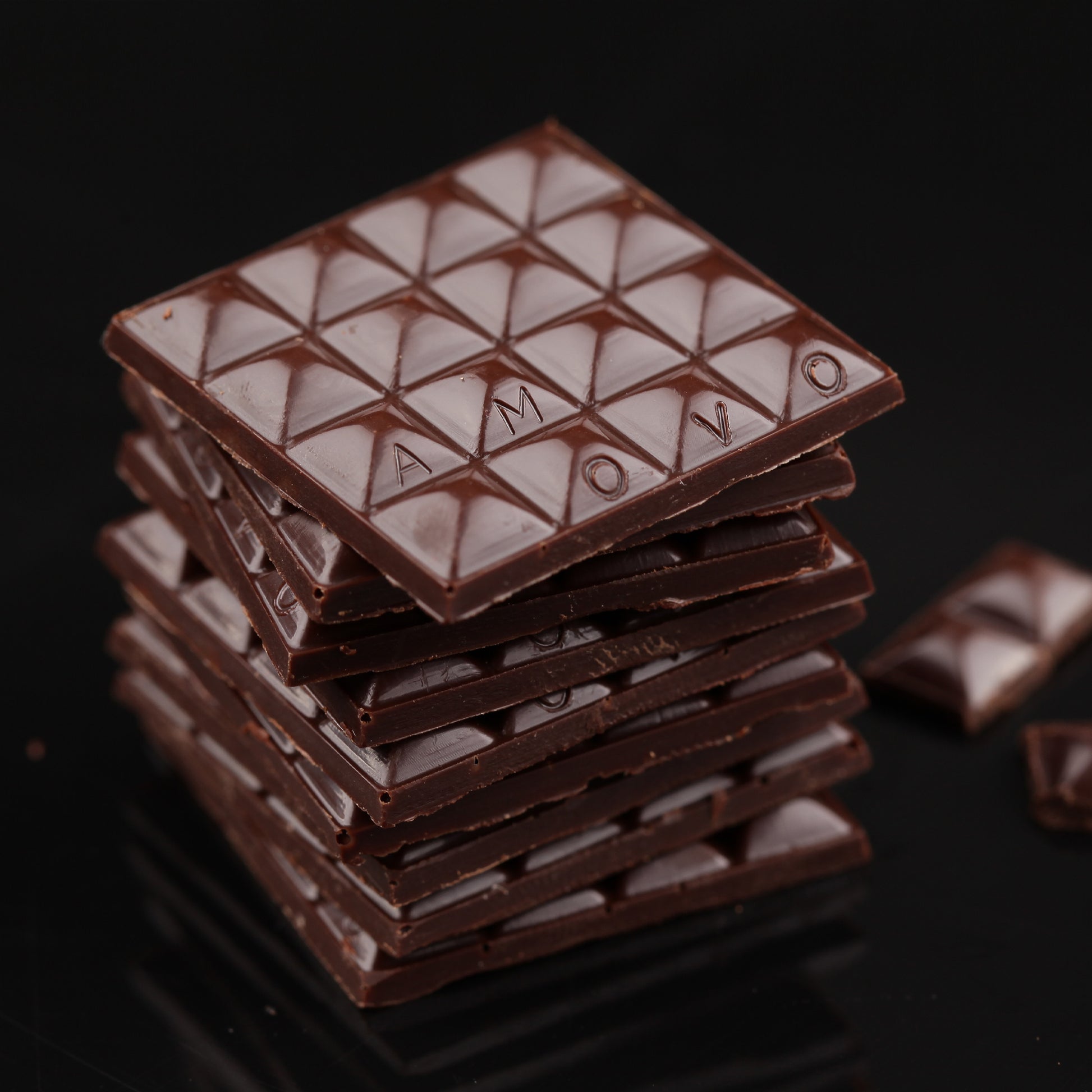 Amotrio Couverture Dark Chocolate 88% chocolate pieces